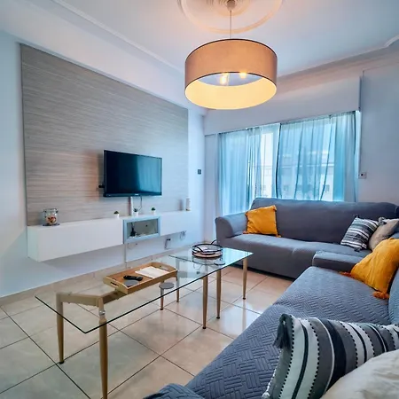 Casa Sol - Spacious 3br Steps From The Limassol