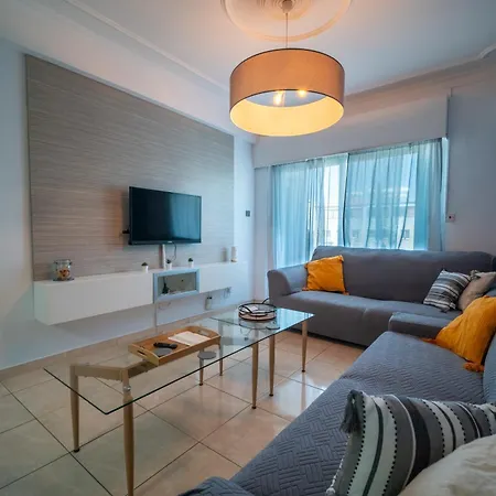 Casa Sol - Spacious 3br Steps From The ليماسول