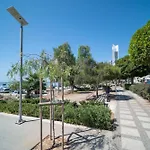 Casa Sol - Bright 3br Steps From The & Shops Apartament *