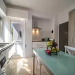 Casa Sol - Bright 3br Steps From The & Shops Limassol