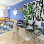 Casa Sol - Bright 3br Steps From The & Shops Apartament *
