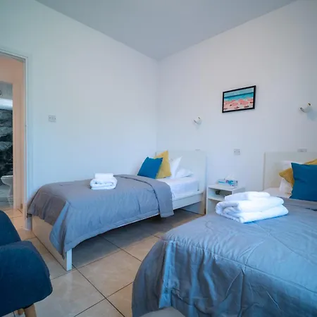 Casa Sol - Spacious 3br Steps From The * Lemesos