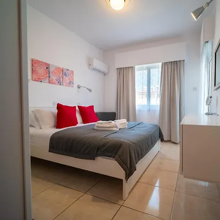 Casa Sol - Spacious 3br Steps From The * 利马索尔