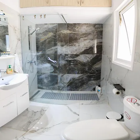 Casa Sol - Modern 3br Steps From The & Center לימסול