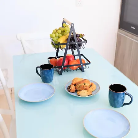 Casa Sol - Bright 3br Steps From The & Shops לימסול