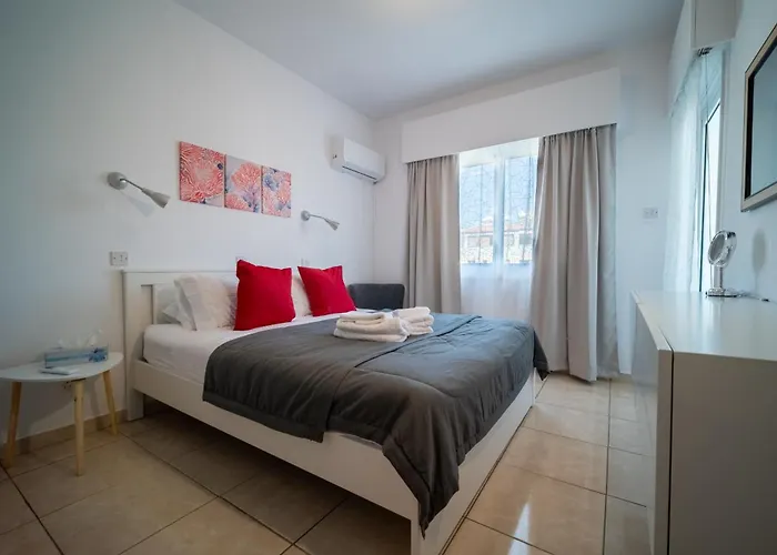 Casa Sol - Spacious 3br Steps From The Limisso