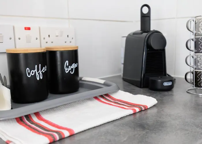 Casa Sol - Bright 3br Steps From The & Shops דירה