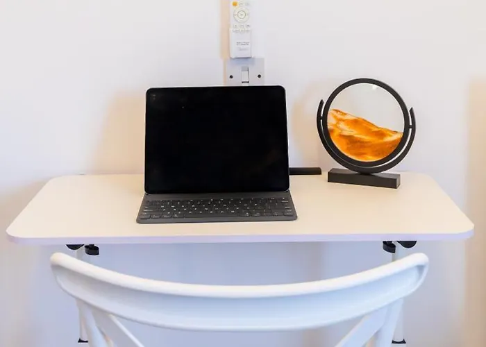 דירה Casa Sol - Bright 3br Steps From The & Shops לימסול