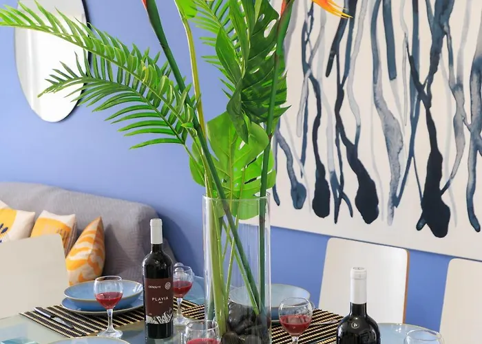 Casa Sol - Bright 3br Steps From The & Shops * לימסול