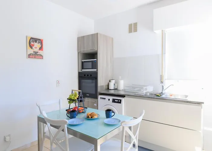 Casa Sol - Bright 3br Steps From The & Shops * לימסול