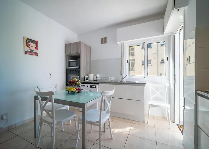 Casa Sol - Spacious 3br Steps From The Limasol