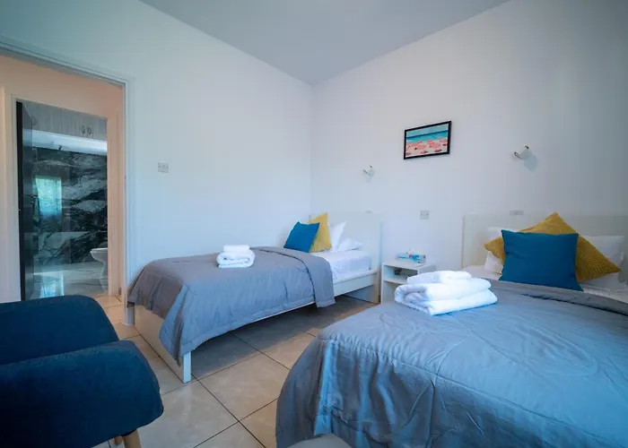 Casa Sol - Spacious 3br Steps From The * Limasol