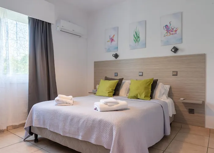 Casa Sol - Spacious 3br Steps From The Limasol